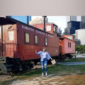 Meet your Posher, Fenja